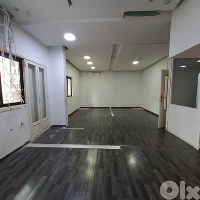 Catchy Location - Office in Zalka for Rent  موقع مميز - مكتب للإيجار ف