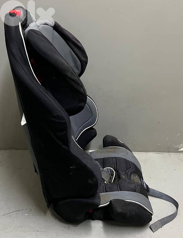 Car seat chicco used 35 $ beyrout ashrafiye 2