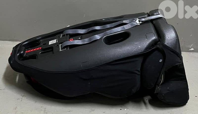 Car seat chicco used 35 $ beyrout ashrafiye 7