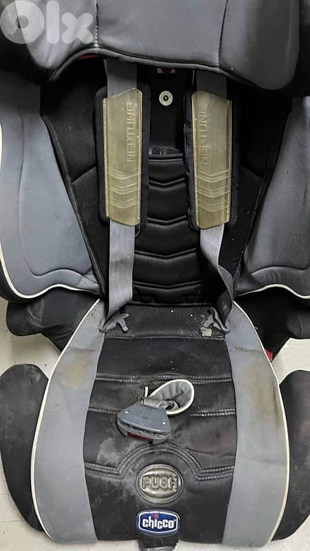 Car seat chicco used 35 $ beyrout ashrafiye 03723895 1