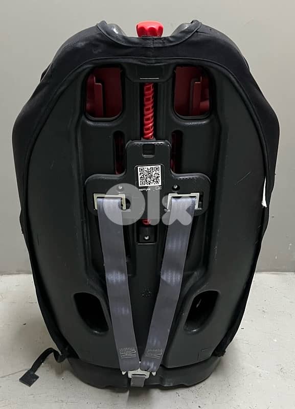 Car seat chicco used 35 $ beyrout ashrafiye 03723895 2