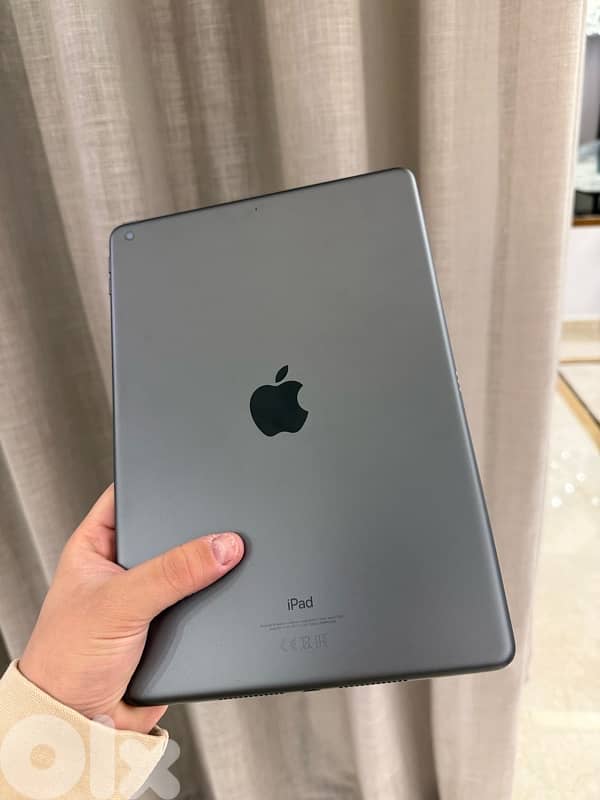 iPad 9th Gen 256GB – Like New !! 2