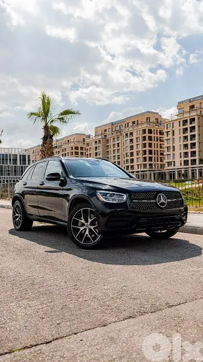 MERCEDES  GLC 300  AMG-LINE  2020 CLEAN CARFAX HISTORY