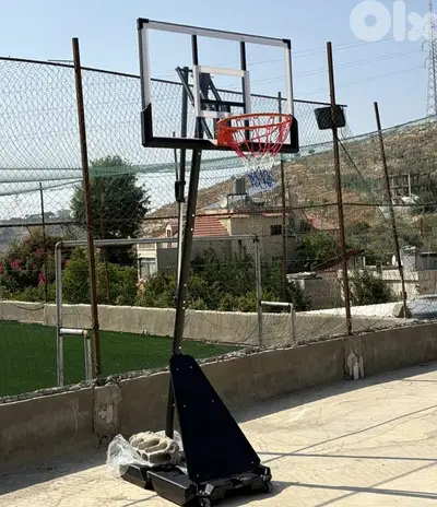 movable hoop basketbal)  >swimming pool mode <