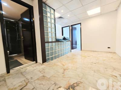 RAO26-4897 Office for Rent in Adlieh | مكتب للإيجار في العدلية