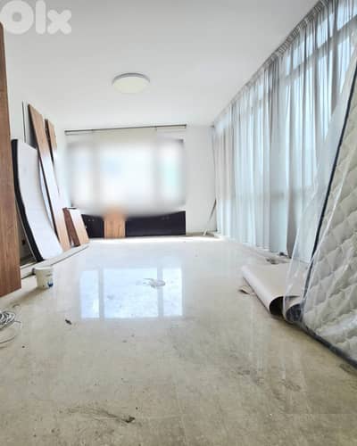 RAO26-4897 Office for Rent in Adlieh | مكتب للإيجار في العدلية