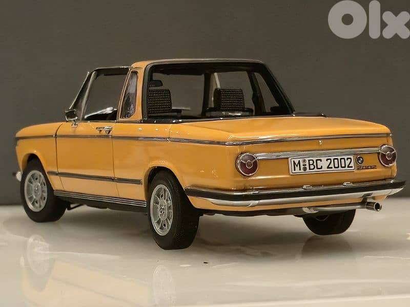 1:18 Dealer Edition BMW 2002 Cabrio 5