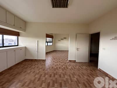 Office For rent | Jbeil Town | مكتب للاجار | جبيل | RGKR443