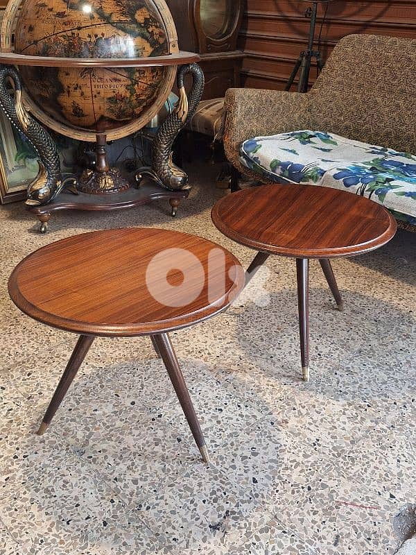 pair of vintage 1950 round tables 2