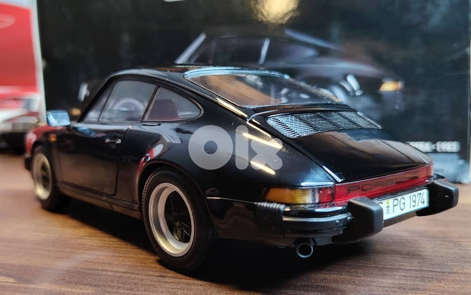 Diecast 1:18 Porsche 911 Carrera By Minichamps 5