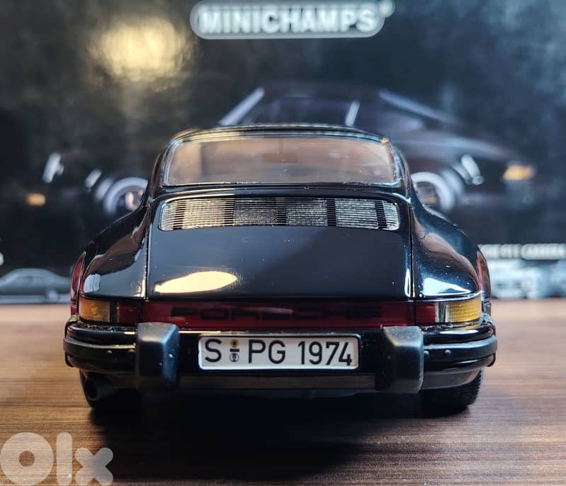 Diecast 1:18 Porsche 911 Carrera By Minichamps 7