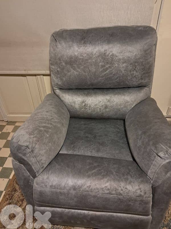 Reclyner chair 0