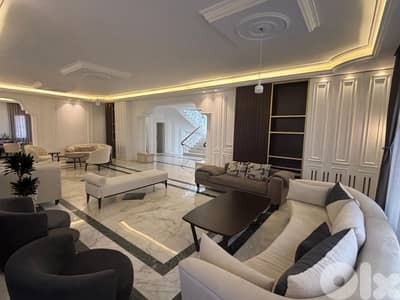 Luxury Triplex Villa with Sea & Mountain Views