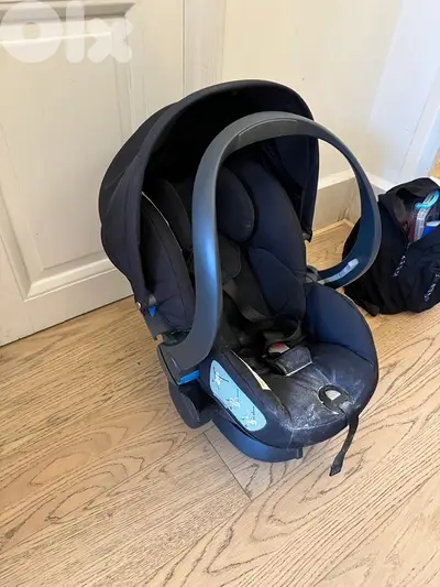 stroller and car seat