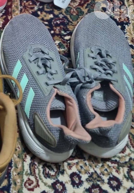 sport shoes 0