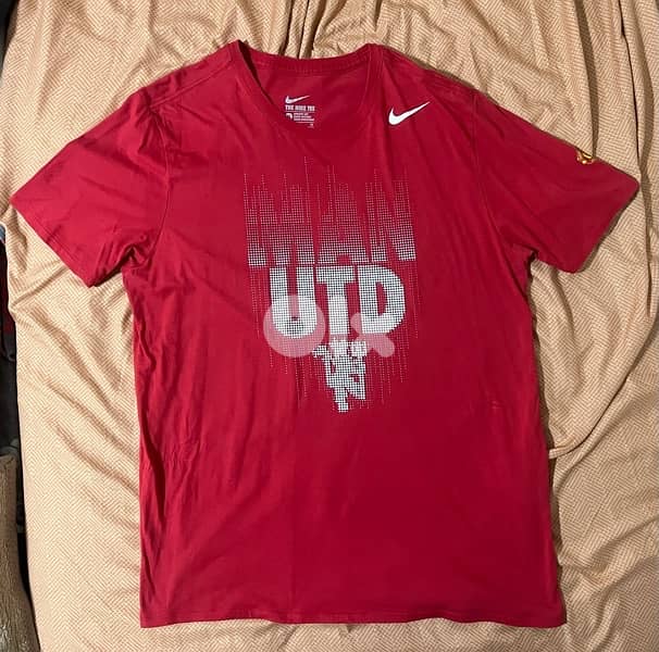 Manchester United Nike Devil kit original with Barcode 9