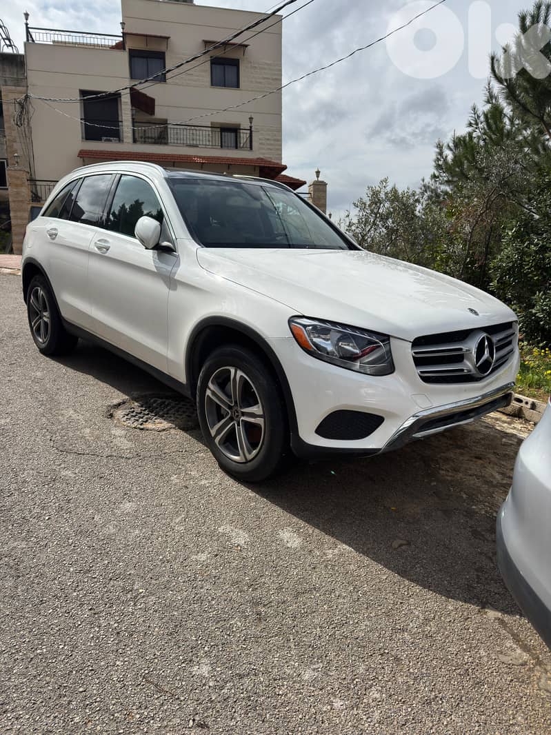 Mercedes-Benz GLC-Class 2019 Super clean car 0