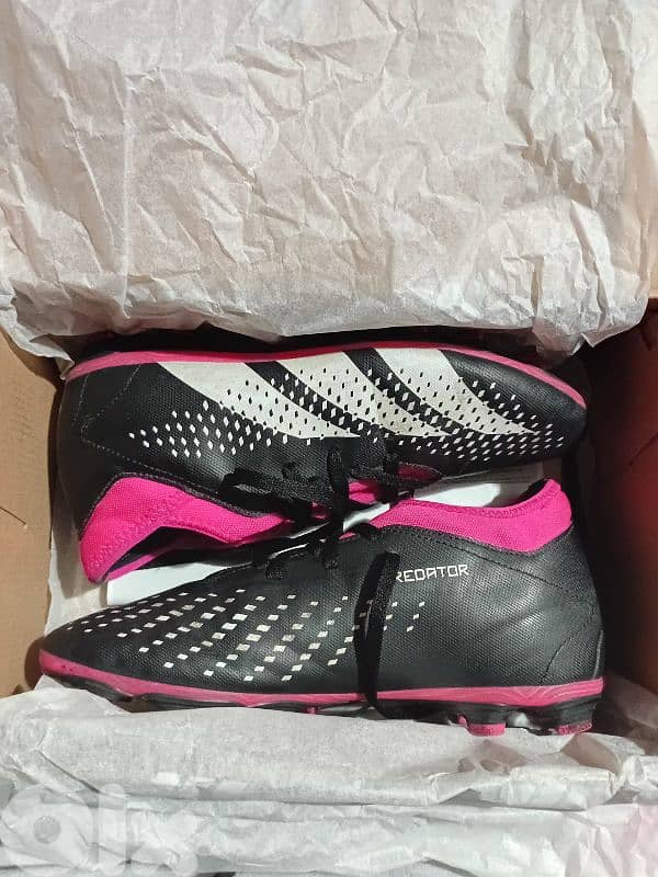 football shoes- football cleats adidas predator size 38 0