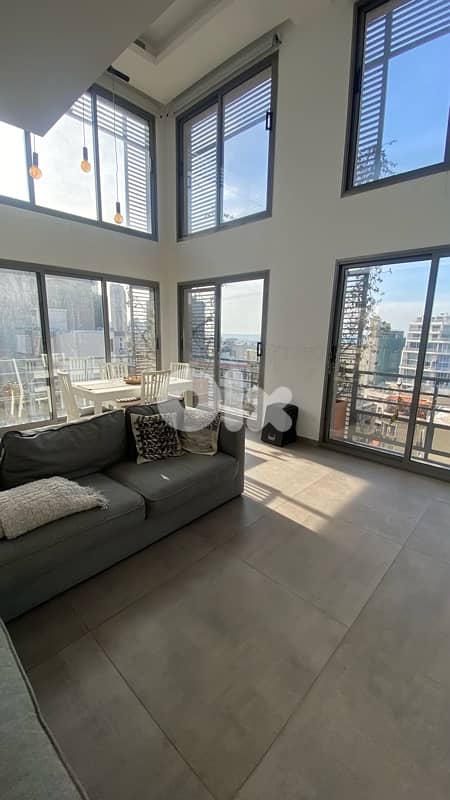 Lofty high ceiling with sea view 0