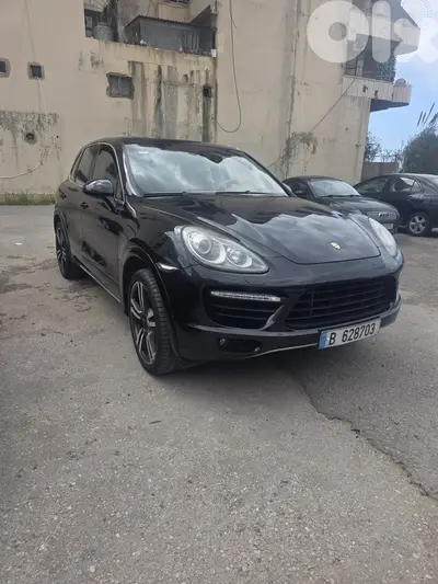Porsche Cayenne 2011 V8