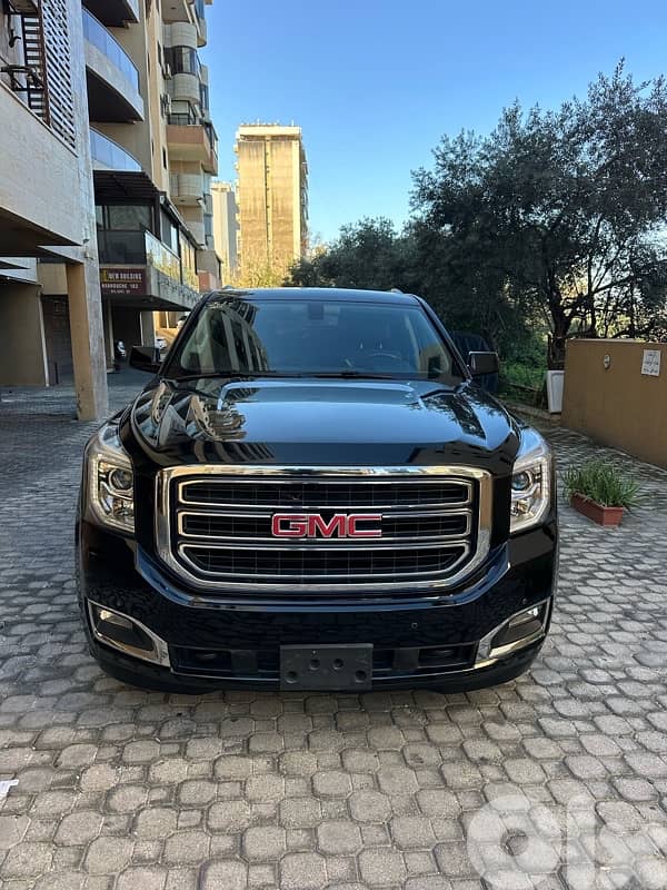 GMC Yukon 2020 black on black (company source) 0