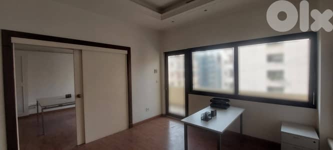 Office for rent in Badaro مكتب للإيجار في بدارو