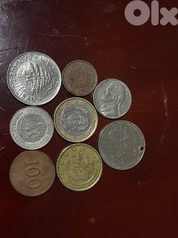 A collection of old banknotes for collectors 9