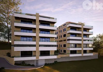 Apartment For Sale in Qornet El Hamra - شقة للبيع في قرنة الحمرا