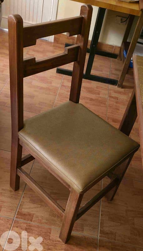 Table with Chairs 1