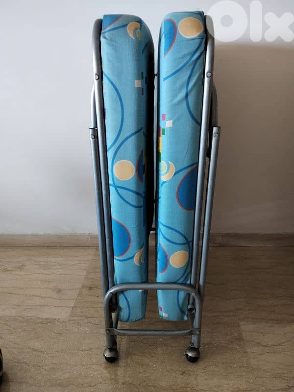 mobile Folding Bed 0