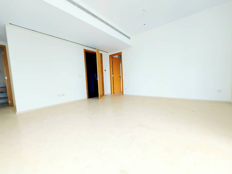 RA26-4935 Apartment for Rent – Ain El Mreisseh | شقة للإيجار 0
