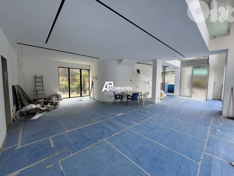 Shop/Showroom/Restaurant - 2 Floors - For Rent in Achrafieh 0
