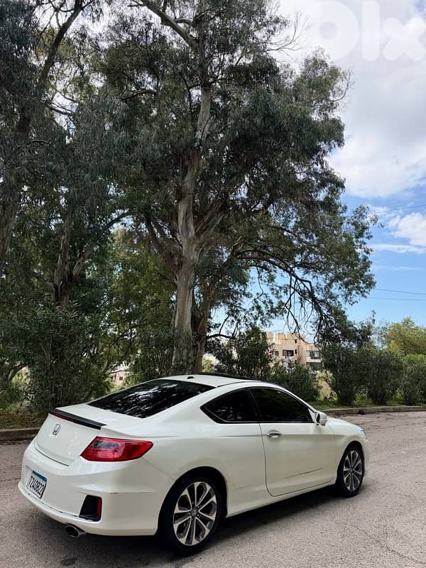 Honda Accord Touring V4 Coupe 0