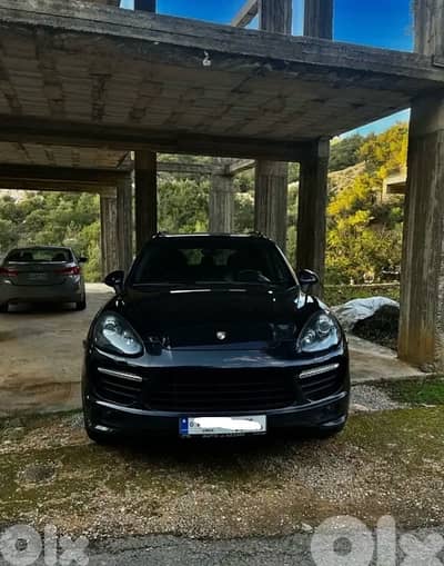 Porsche Cayenne gts 2013