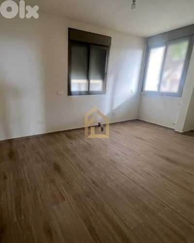 Apartment for sale in Zekrit RB350 شقة للبيع في زكريت