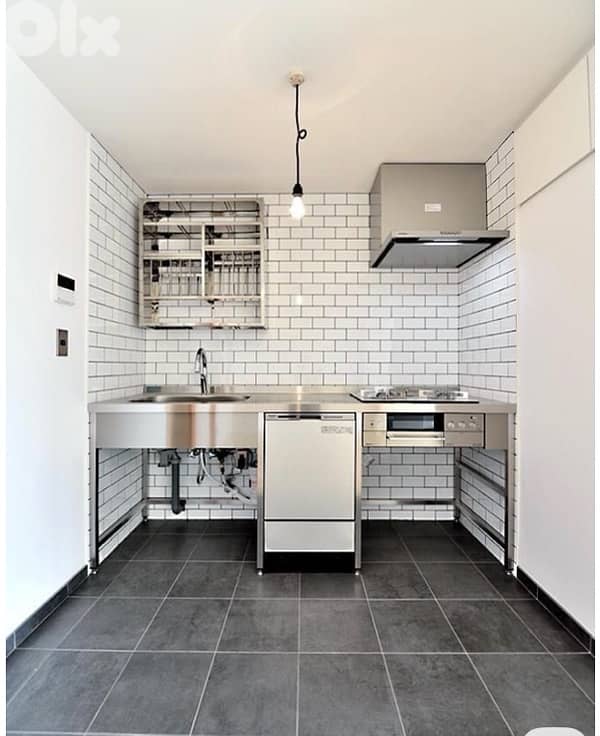 Central kitchen large and divided 0