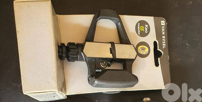 bicycle clipless road bike pedals (brand new) 0