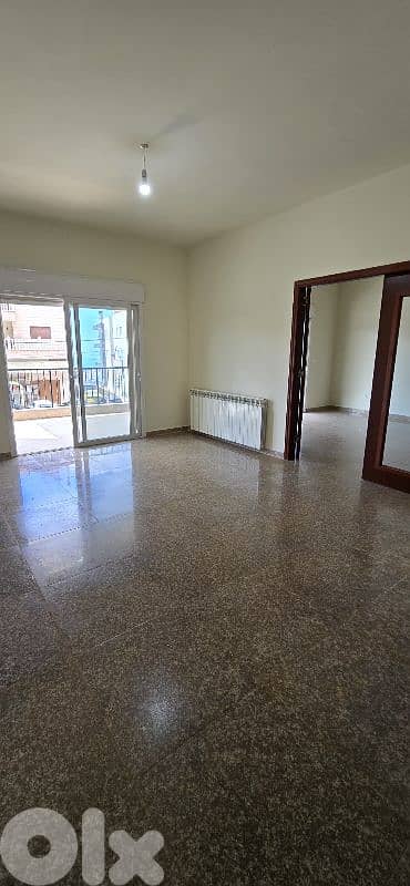 Apartment For Sale in Bikfaya / للبيع شقة في بكفايا
