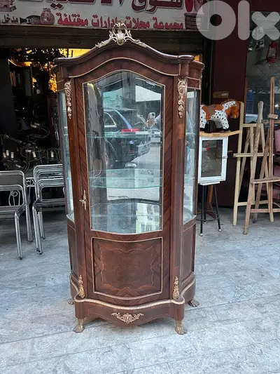 frensh vitrine crystaliere فاترين فرنسية خشب جوز ولا اروع ناعمة مميزة