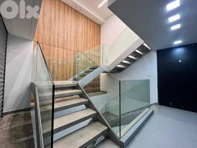Prime Modern Showroom for Rent in Hamraصالة عرض للإيجار في الحمرا