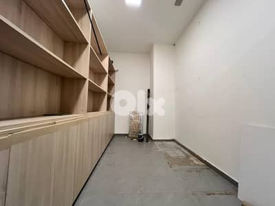 Prime Modern Showroom for Rent in Hamraصالة عرض للإيجار في الحمرا