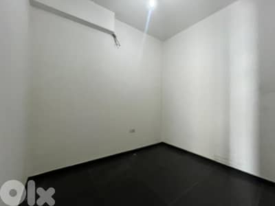 Prime Office Space for Rent on Hamraمكتب مميز للإيجار في شارع الحمرا