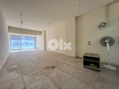 Open Space Office for Rent on Hamraمكتب مفتوح للإيجار في شارع الحمرا