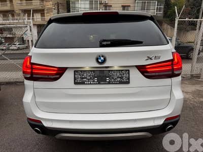 BMW X5 2017 Xdrive luxury package full options Ajnabieh clean carfax