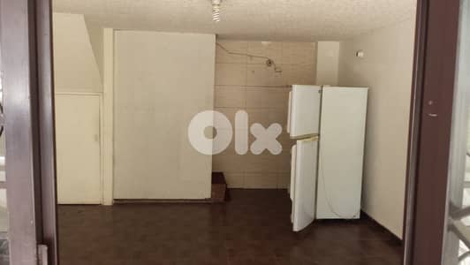 RWK150MF - Shop for rent in Adonis in a prime location