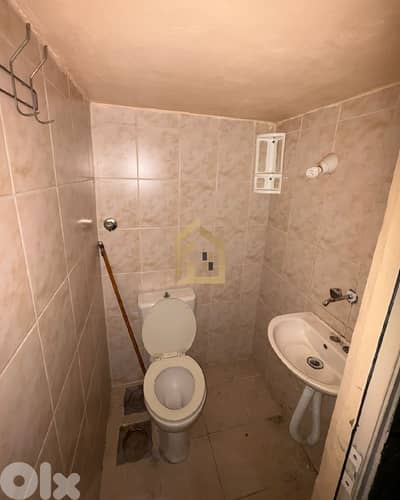 Shop for sale in Amchit RC123 محل تجاري للبيع في عمشيت
