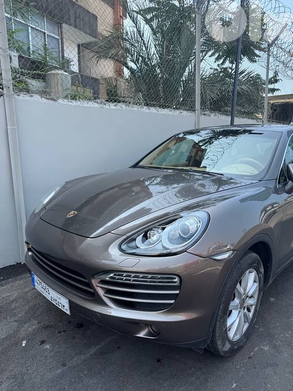 Porsche Cayenne 2011 0