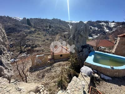 For Sale Land with Bangalos in Tannourine1103m²ONLY for 270K في تنورين