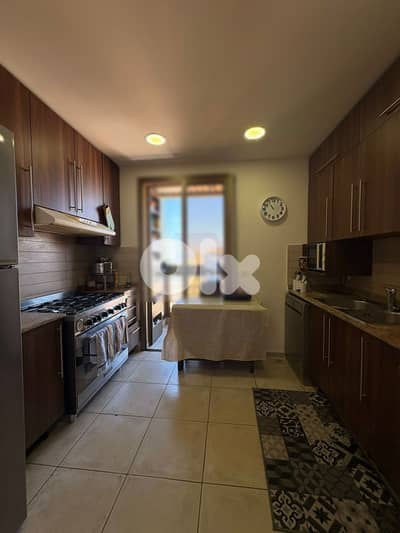 Unfurnished 200m2 apartment+open view 4sale in Achrafieh-Mar Miter