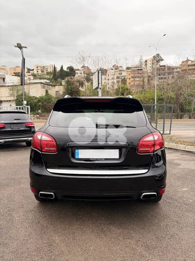 Porsche Cayenne S 2011 V8